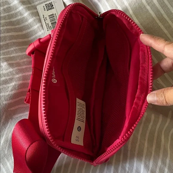 lululemon athletica hot pink everywhere belt Bag, NWT. - Picture 6 of 6